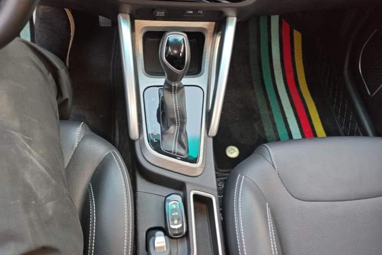 Used Geely Auto Vision X3 2017 1.5L Automatic Elite Model Gear Lever