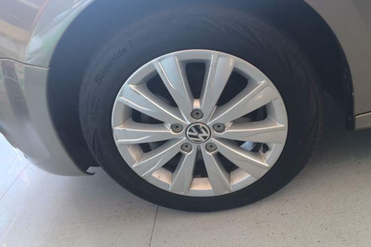 Used Volkswagen Sagitar 2014 Revised Version 1.4TSI Automatic Luxury Edition
