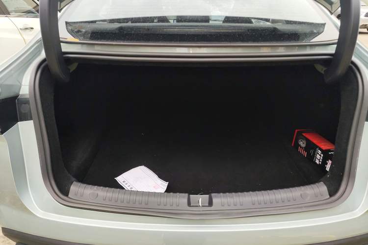 Used BYD Seal 06 New Energy 2025 DM-i Intelligent Drive 120KM Flagship Model Trunk