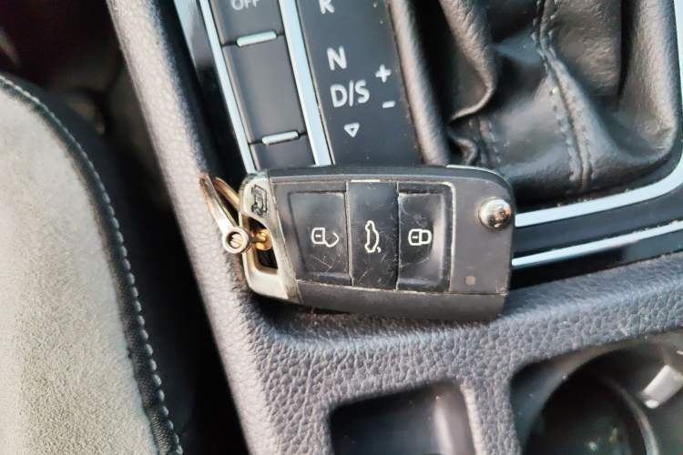 Used Volkswagen Golf 2019 280TSI DSG R-Line China VI Standard Vehicle Key