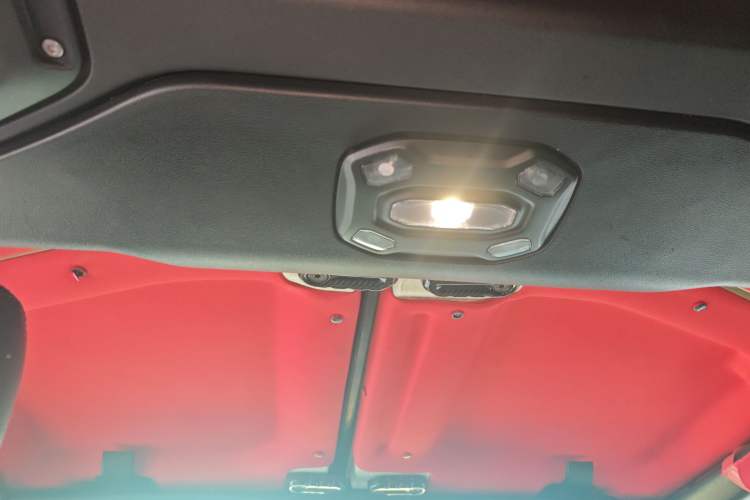 Used Jeep Wrangler 2018 2.0T Sahara Four-Door Edition
