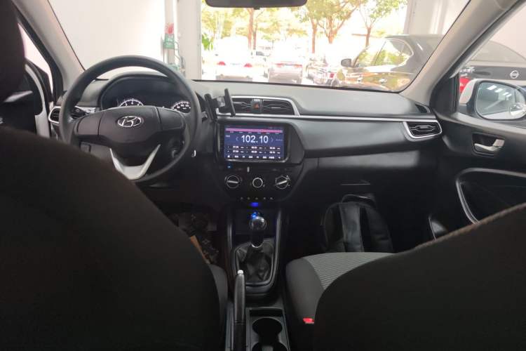 Used Hyundai Verna (older generation) 2017 1.4L Manual Refreshed Version China V Standard Audio And AC Panel