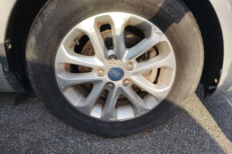 Used Ford Focus 2011 Sedan 1.8L Automatic Fashion Edition