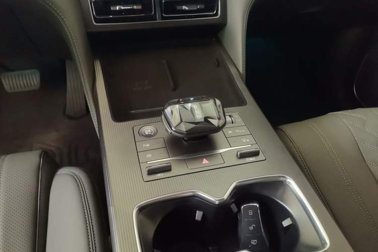 Used BYD Song L DM-i 2025 Intelligent Driving Version 160 km Beyond-Range Type
