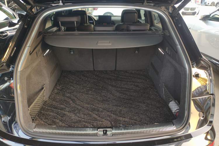 Used Audi Q5L 2023 40T Luxury Dynamic Model
