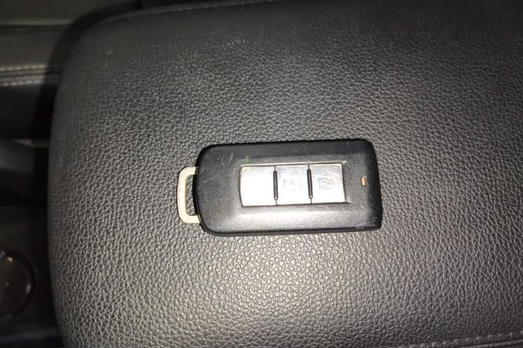 Used Mitsubishi Outlander 2017 2.0L Two-Wheel Drive Glory Edition 5 Seats
