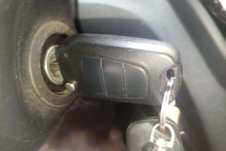 Used Kia K2 2015 Sedan 1.4L MT GLS
