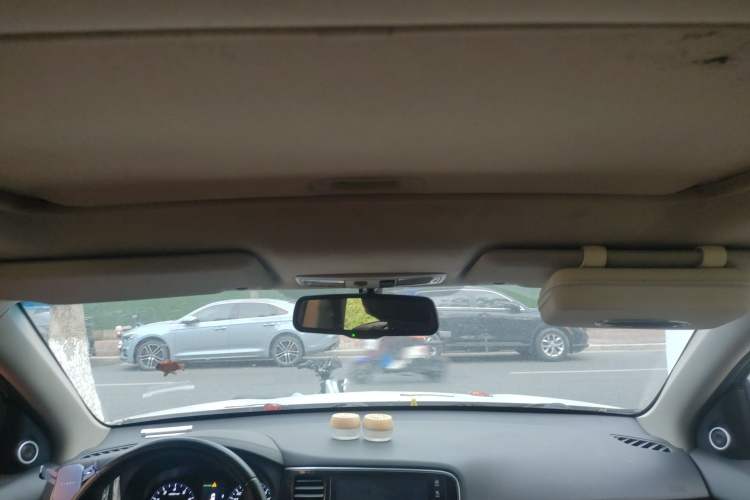 Used Mitsubishi Outlander 2019 2.0L Two-Wheel Drive Comfort Edition 5 Seats China V Standard