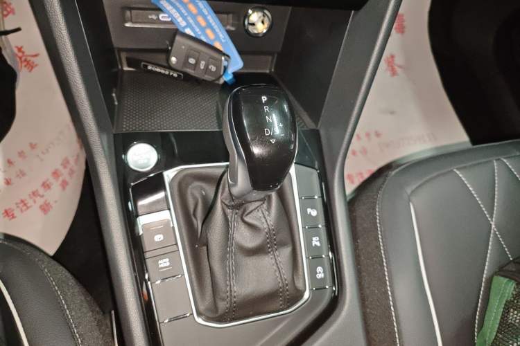 Used Volkswagen Tiguan L 2024 330TSI Automatic Two-Wheel Drive R-Line Enhanced Edition Gear Lever