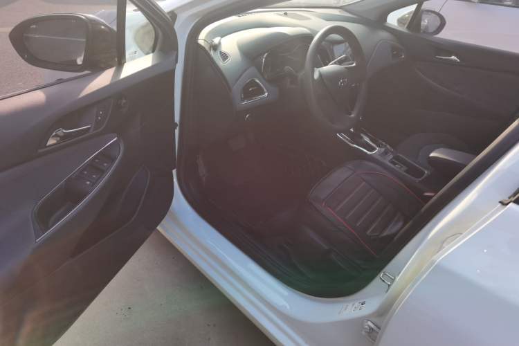 Used Chevrolet Cruze 2018 Redline 320 Automatic Pioneer Edition
