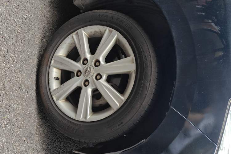 Used Toyota Previa 2006 2.4L 7-Seater Standard Edition Right Front Wheel Hub