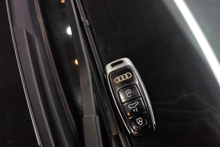 Used Audi A7L 2024 45TFSI S-line Dream-Building Edition Flow Crystal Package
