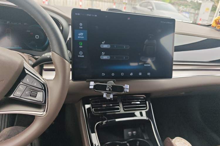 Used BYD Han 2020 EV Long-Range Luxury Model Audio And AC Panel