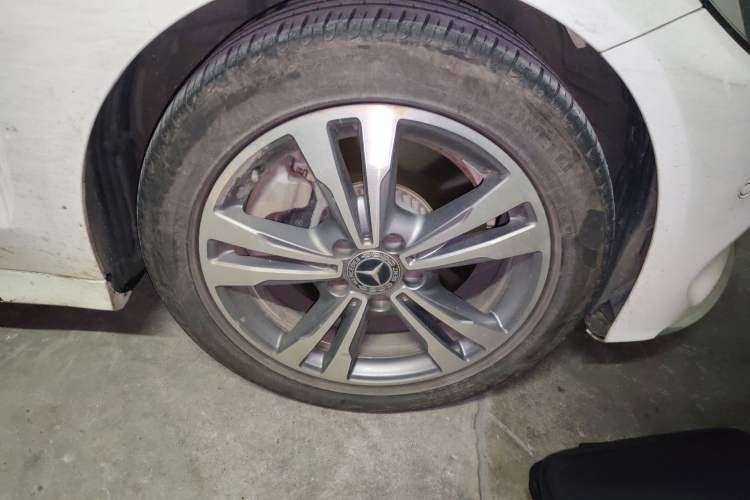 Used Mercedes-Benz C-Class 2018 C 200 L Sport Edition Right Front Wheel Hub