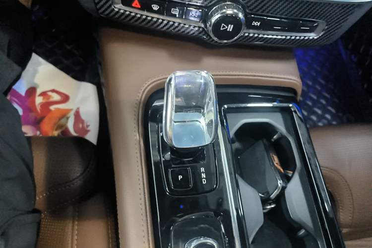 Used Volvo S90 New Energy 2023 T8 Plug-in Hybrid All-Wheel Drive Long-Range Zhiyi Luxury Edition
