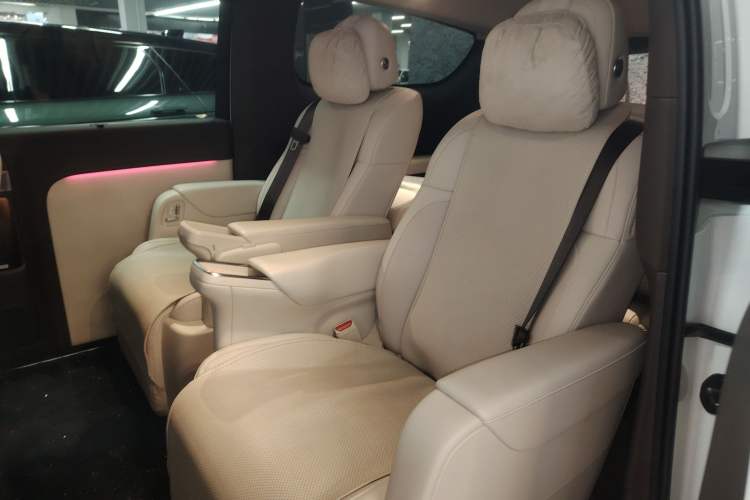 Used Li Auto MEGA 2024 Ultra Model Interior 4