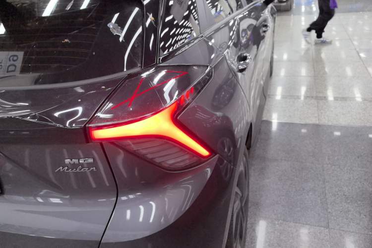 Used MG 4 EV 2022 425 km Luxury Edition