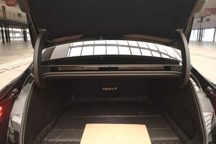 Used Geely Galaxy Galaxy 8 2025 130km EM-i Deluxe Edition