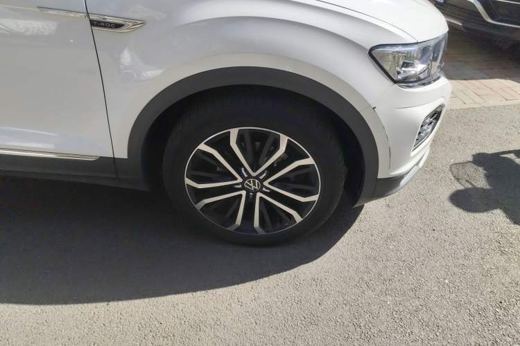 Used Volkswagen T-ROC 2021 280TSI DSG Two-Wheel Drive Comfort Connect Edition Right Front Wheel Hub