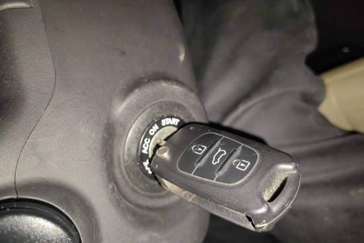 Used Hyundai Veloster 2011 1.6L Manual Comfort Edition Vehicle Key