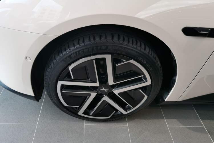 Used XPeng MONA M03 2025 600 with Ultra-Long Range Max Left Front Wheel Hub