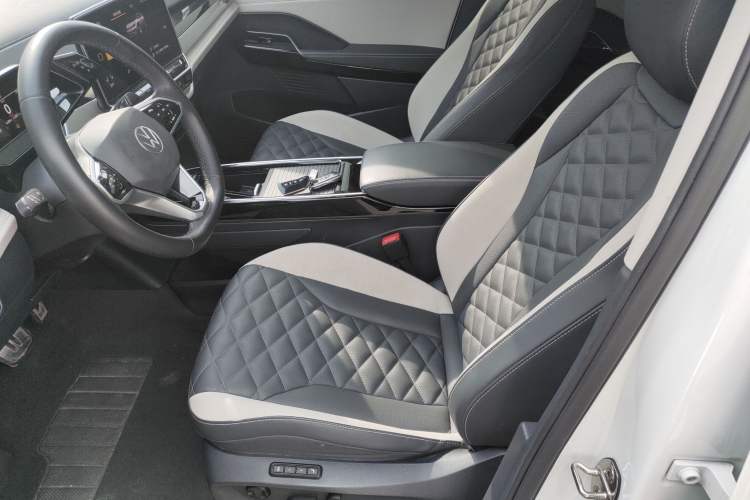 Used Volkswagen ID.6 CROZZ 2024 Facelifted PRO