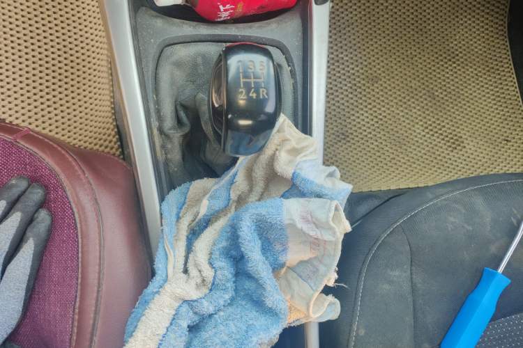 Used Peugeot 301 2018 1.6L Manual Comfort Edition Gear Lever