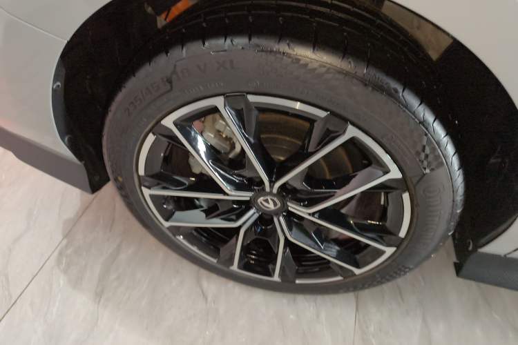 Used Changan UNI-V iDD 2024 Blue Whale Smart Electric iDD 136km Luxury Model