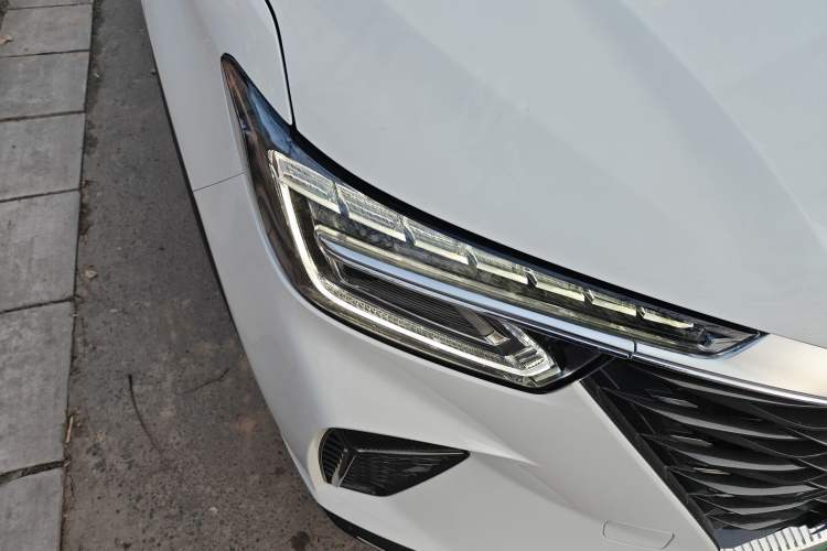 Used Roewe RX5 2023 PLUS 330TGI Automatic Trendsetting Smart Edition