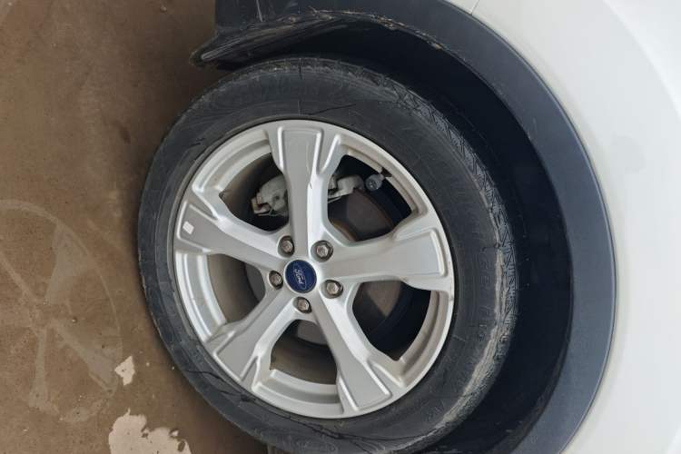 Used Ford Kuga 2017 EcoBoost 180 Two-Wheel-Drive Platinum Edition