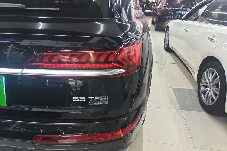 Used Audi Q7 2023 55 TFSI quattro S line Sport Edition Right Rear Taillight