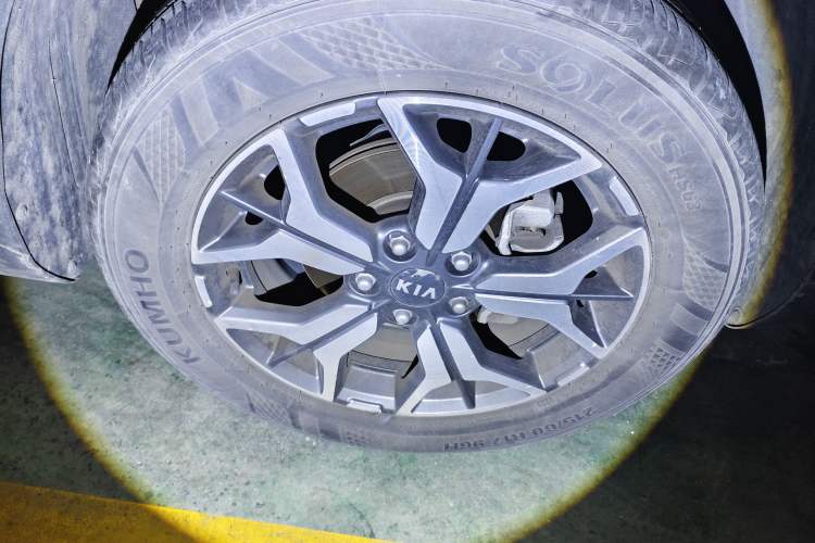 Used Kia KX3 2020 1.5L CVT Trend Edition Right Front Wheel Hub