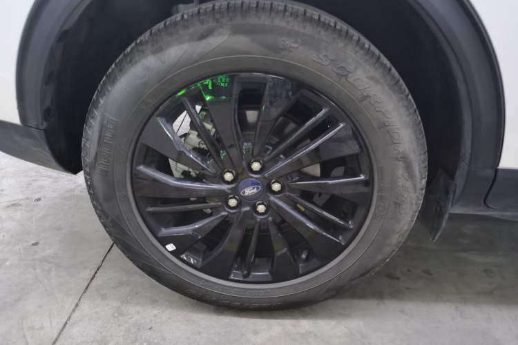Used Ford Escape 2024 EcoBoost 245 Two-Wheel-Drive Titanium Edition Right Rear Wheel Hub