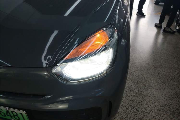 Used Roewe Clever 2021 302 km New Four-Seater Super-Efficient Version
