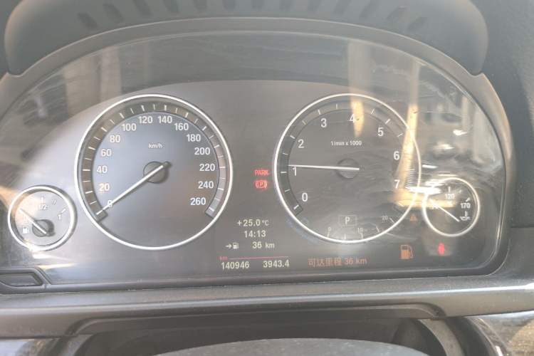 Used BMW 5 Series 2012 535Li Leading Model
