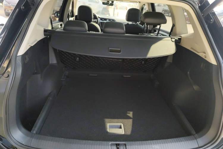 Used Volkswagen Tiguan L 2021 330TSI Automatic Two-Wheel Drive R-Line Enhanced Edition