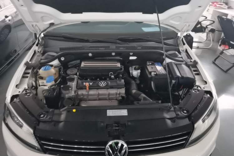 Used Volkswagen Sagitar 2014 Revised Version 1.6L Manual Leading Edition