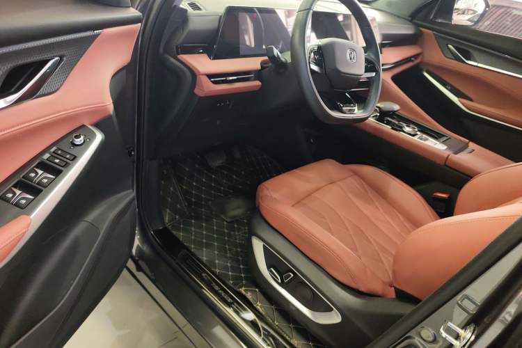 Used CHANGAN CS75 PLUS 2024 3rd Generation Champion Edition 1.5T Intelligent Drive Dynamic Model Driver Seat