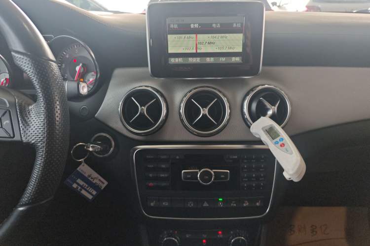 Used Mercedes-Benz GLA 2015 GLA 220 4MATIC Fashion Model