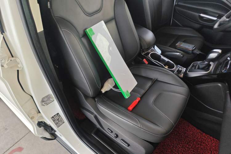 Used Ford Kuga 2015 2.0L GTDi Four-Wheel-Drive Sport Model