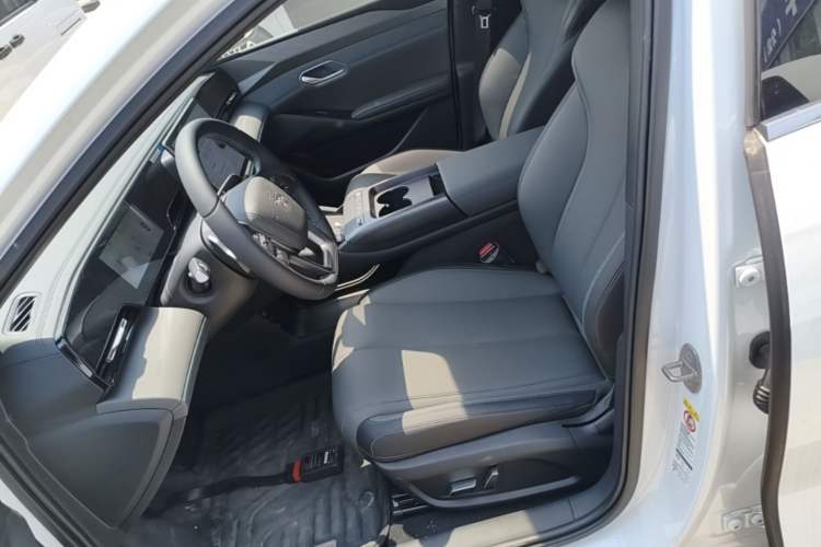 Used BYD Qin L 2025 EV 545KM Beyond Version Left Front Seat