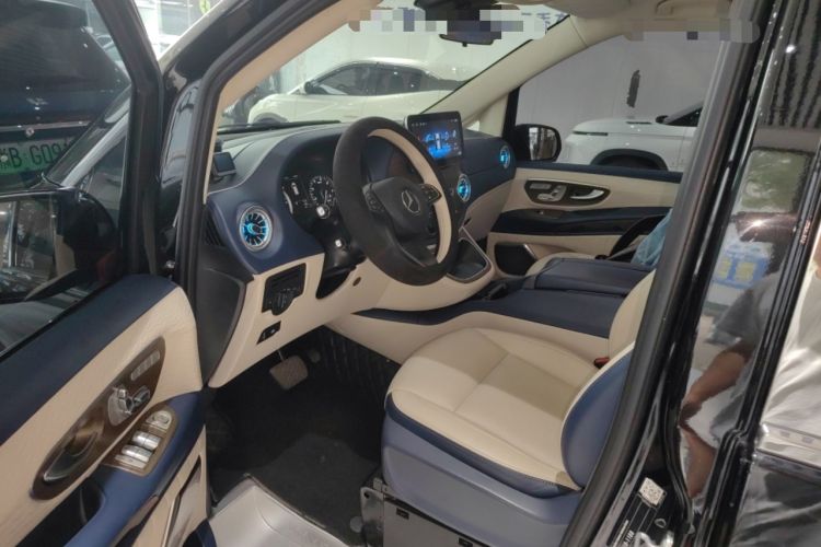 Used Mercedes-Benz Vito 2023 2.0T Elite Version 7 Seats Driver Seat