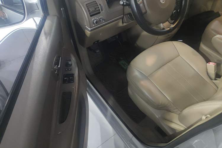 Used Buick GL8 2014 2.4L Classic Edition