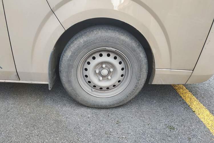 Used Foton Scenic G7 2016 2.0L Commercial Version Long Wheelbase High Roof – 4Q20M
