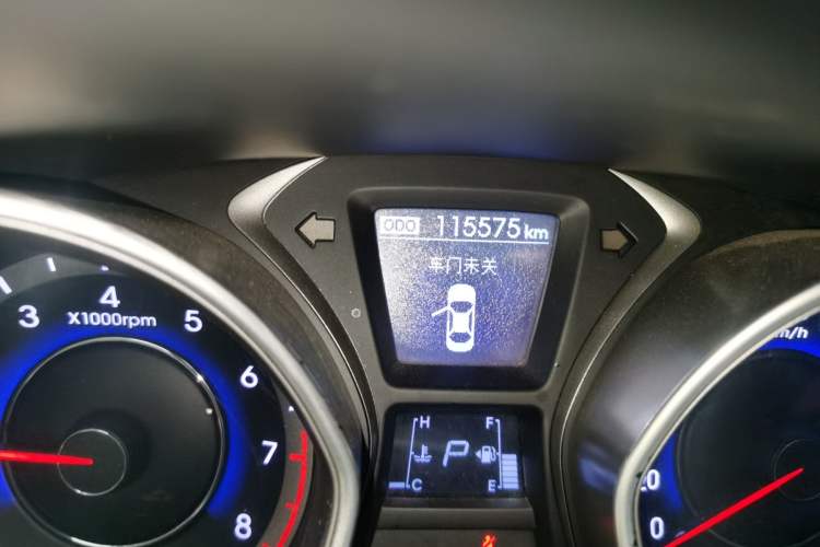 Used Hyundai Elantra (5th Generation / Langdong) 2013 1.6L Automatic Leading Model Odometer Close Up