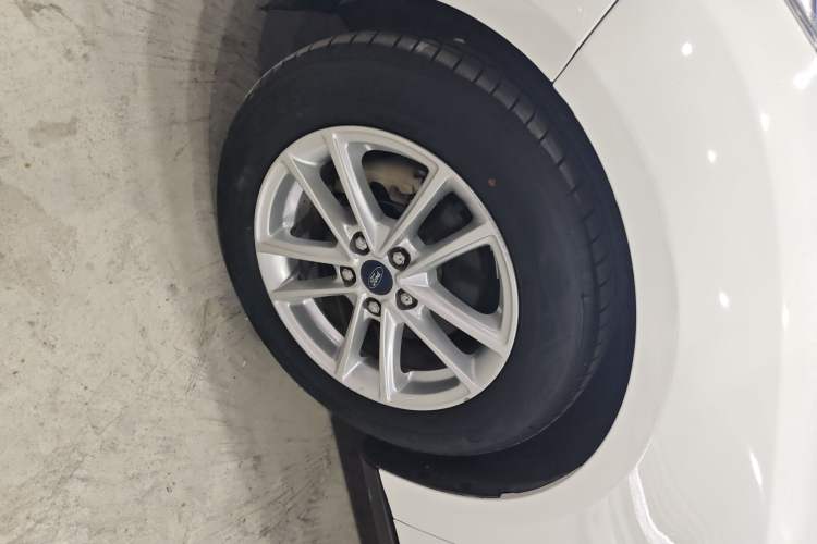 Used Ford Focus 2018 Hatchback Classic 1.6L Automatic Trendy SmartDrive Edition