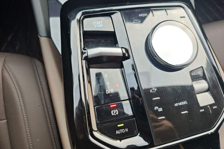 Used BMW i5 2024 eDrive 35L Luxury Package
