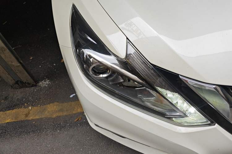 Used Nissan Teana 2016 Revised Version 2.0L XL Comfort Edition Right Front Headlight