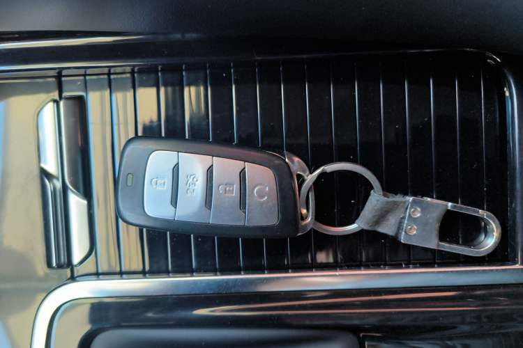 Used CHANGAN CS95 2019 2.0T Two-Wheel-Drive Luxury Version
