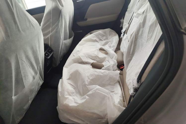 Used Volvo XC70 Plug-in Hybrid 2026 Model Two-Wheel Drive Long-Range Core Left Rear Seat